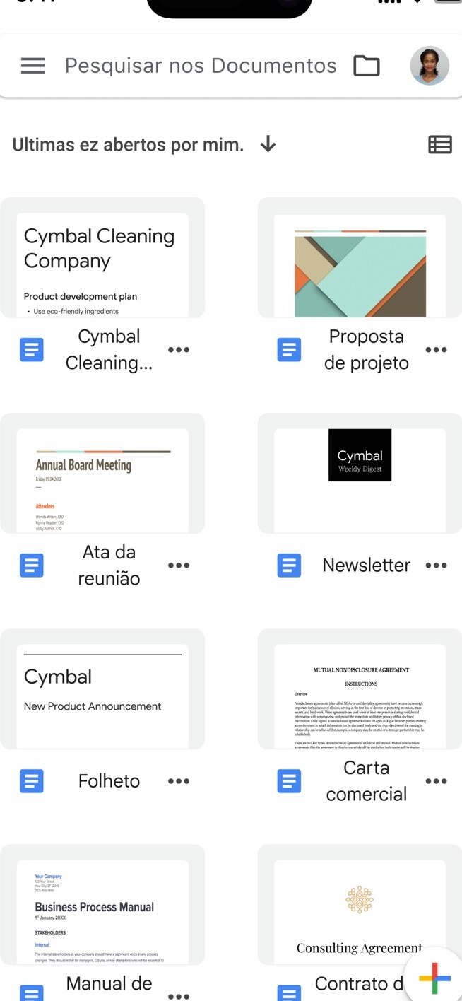 Lista oficial do Google Docs, com documentos e o menu de três pontinhos